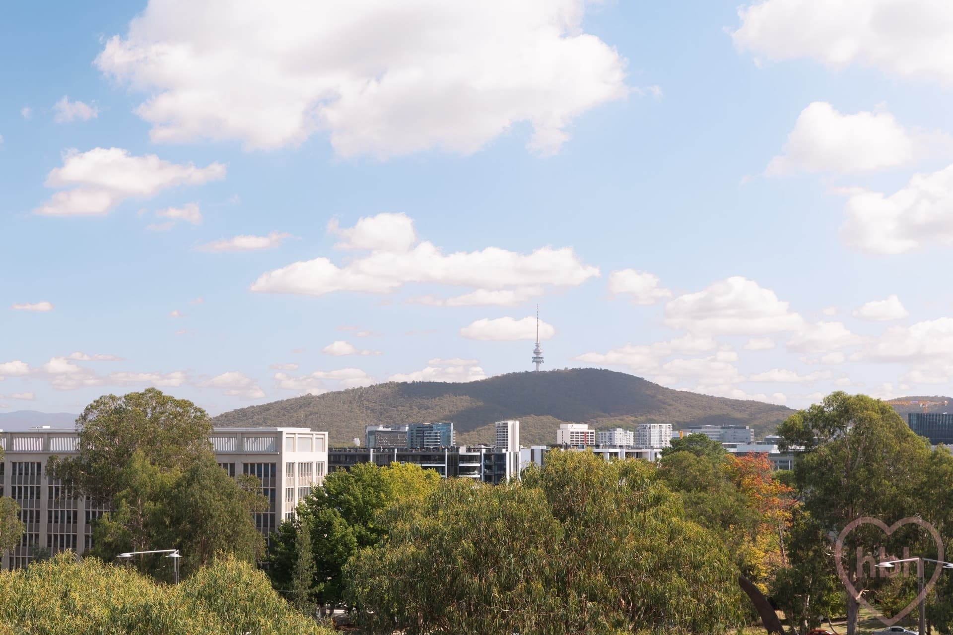 215/4 Anzac Park, Campbell - Thumbnail 3