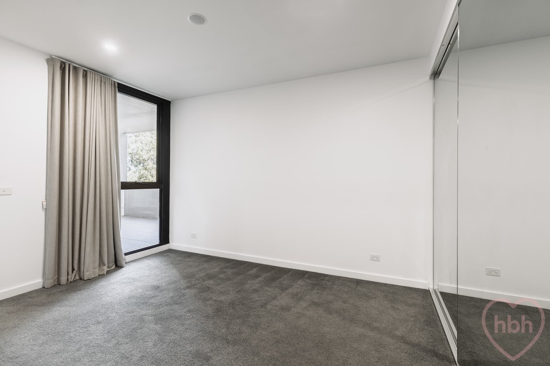 215/4 Anzac Park, Campbell - Thumbnail 8