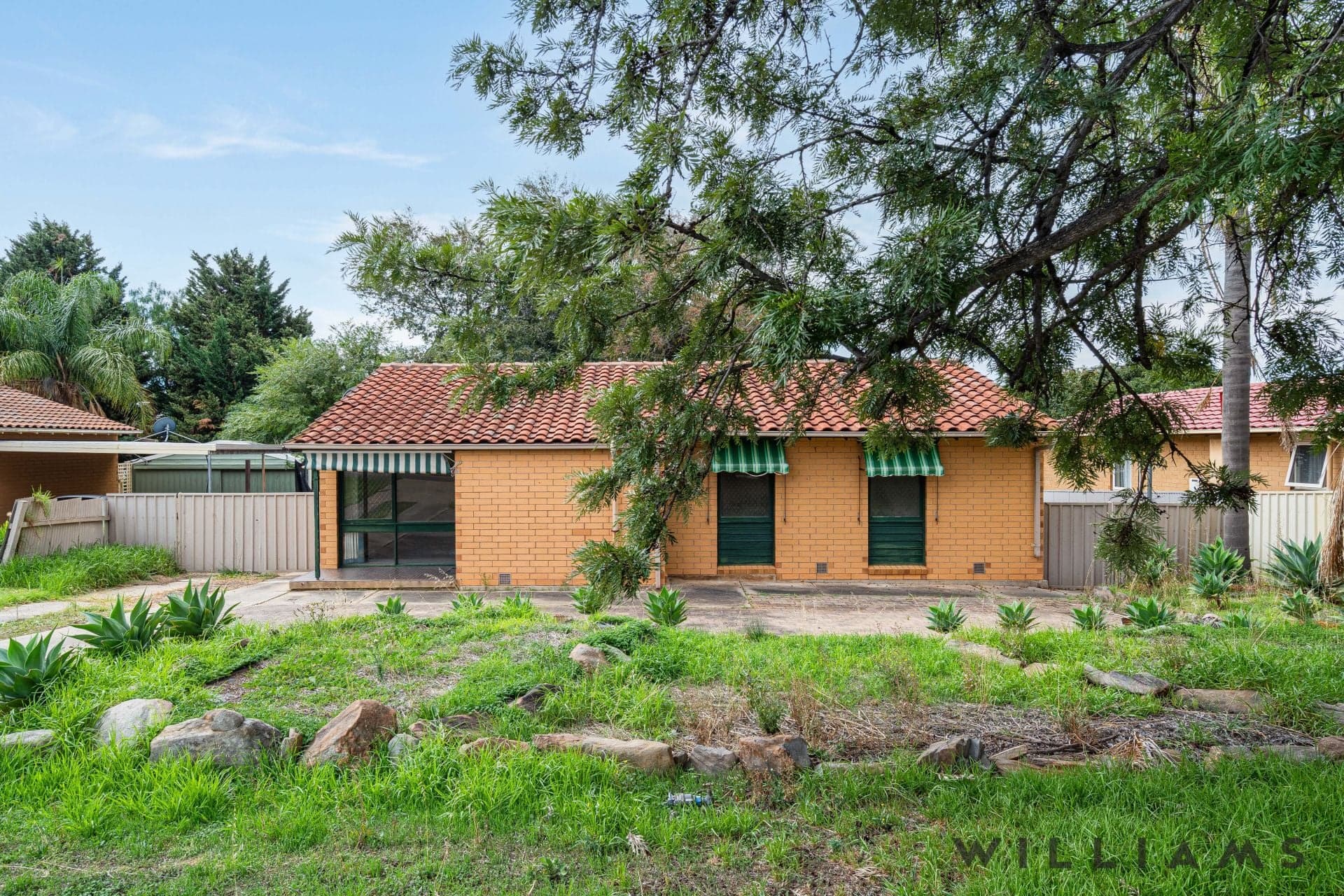 42 Kenneth Road Morphett Vale SA, Morphett Vale - Image 1