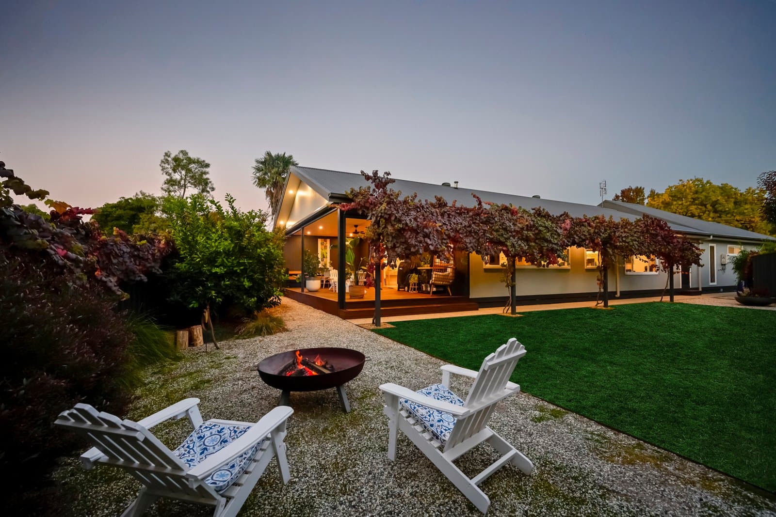 12 College Crescent, Flora Hill, Flora Hill - Thumbnail 2