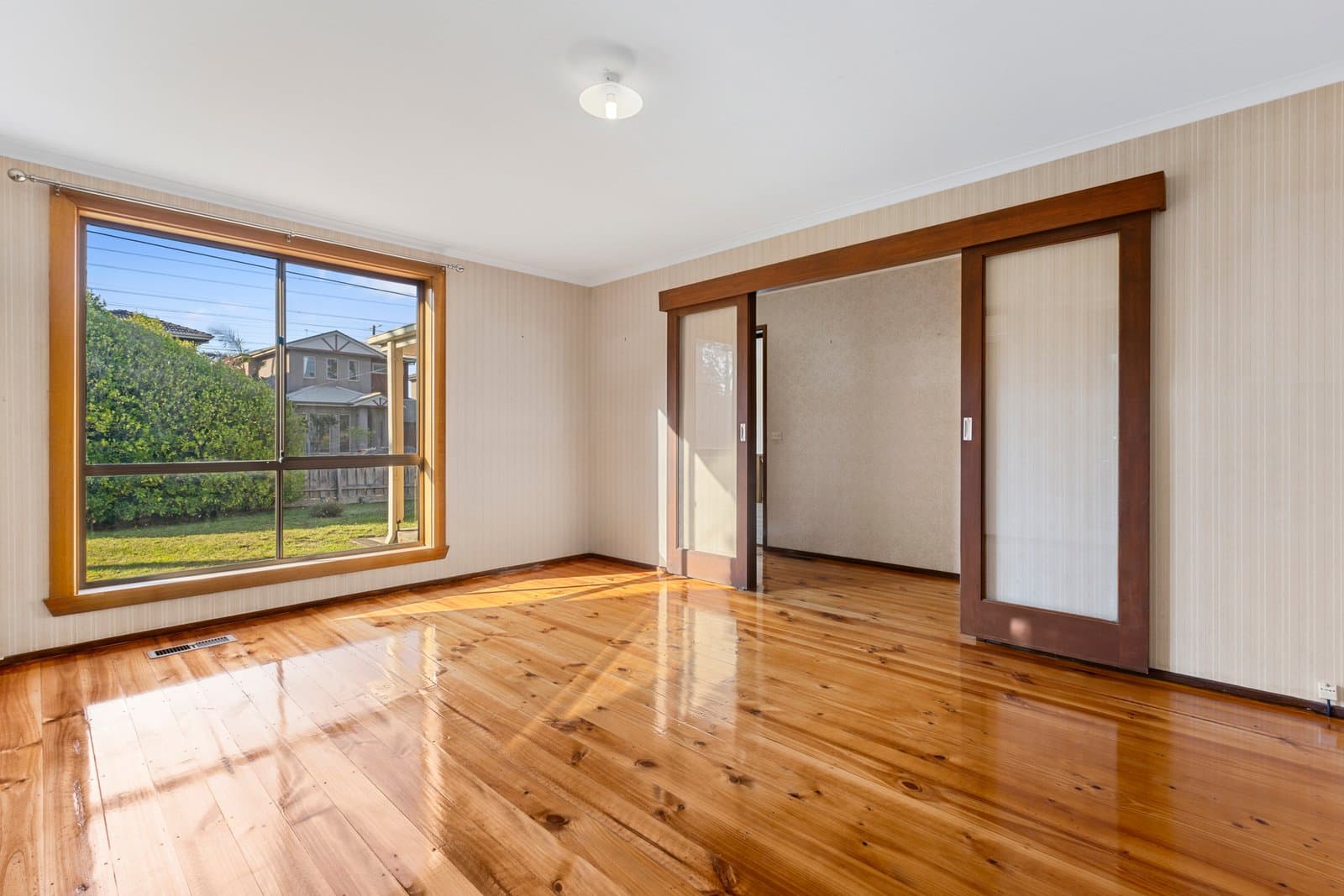 Unit 1/2 Chivers Avenue, Glen Waverley, Glen Waverley - Thumbnail 5