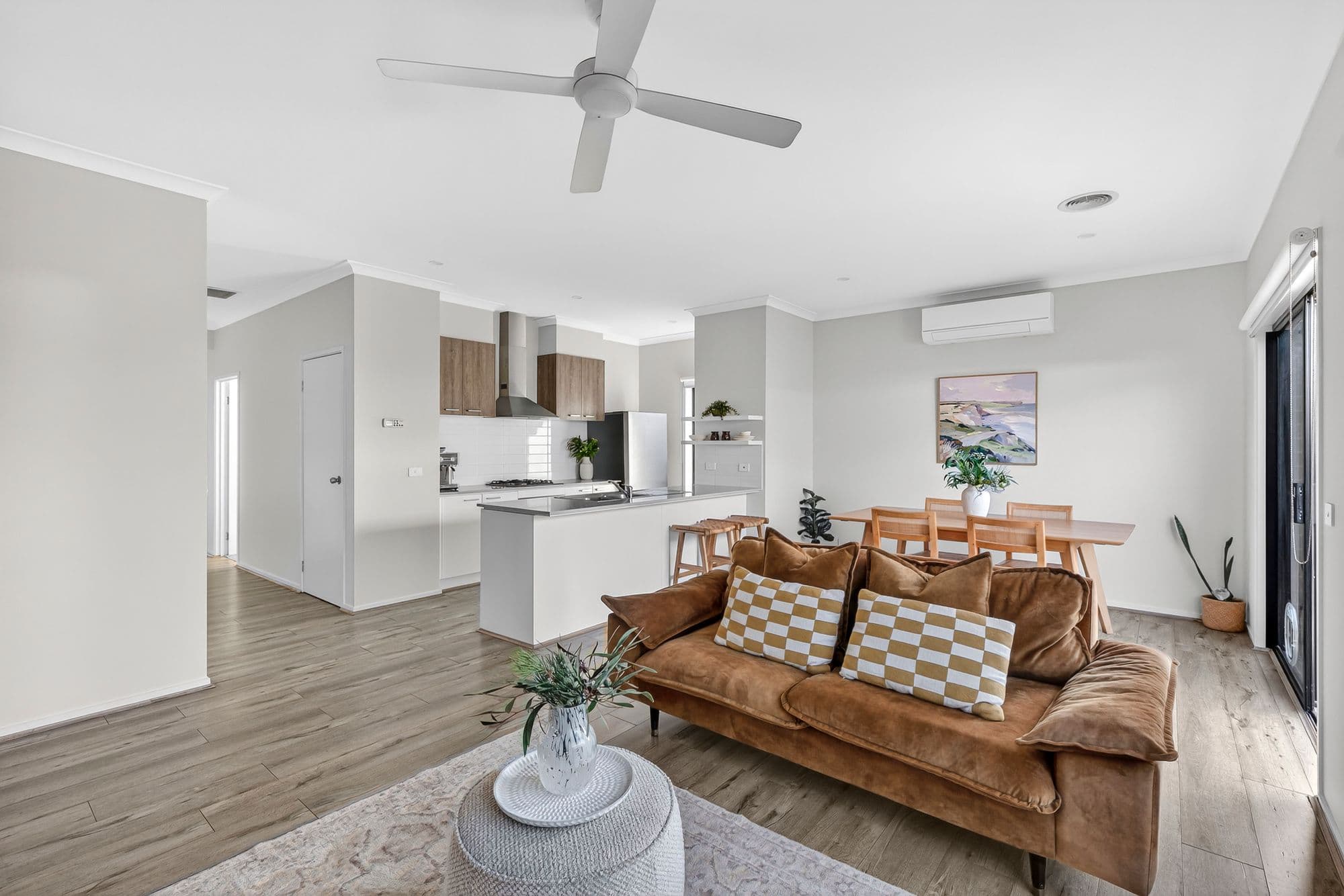 11 Madeira Street,ARMSTRONG CREEK, Armstrong Creek - Thumbnail 2