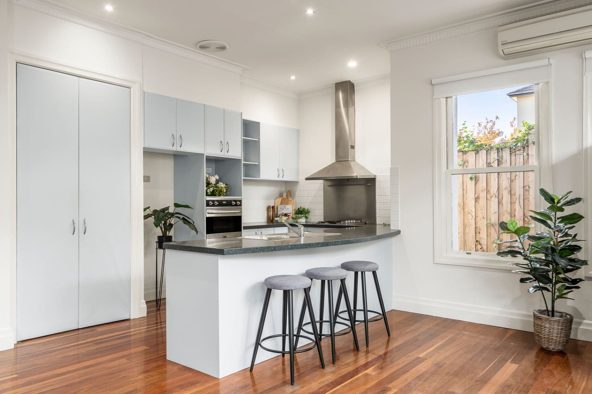 39 High Road, Camberwell, Camberwell - Thumbnail 3