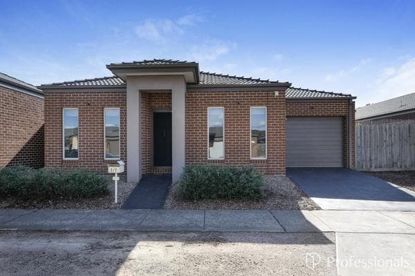 2/7 Burswood Circuit, Harkness VIC 3337, Harkness - Image 1