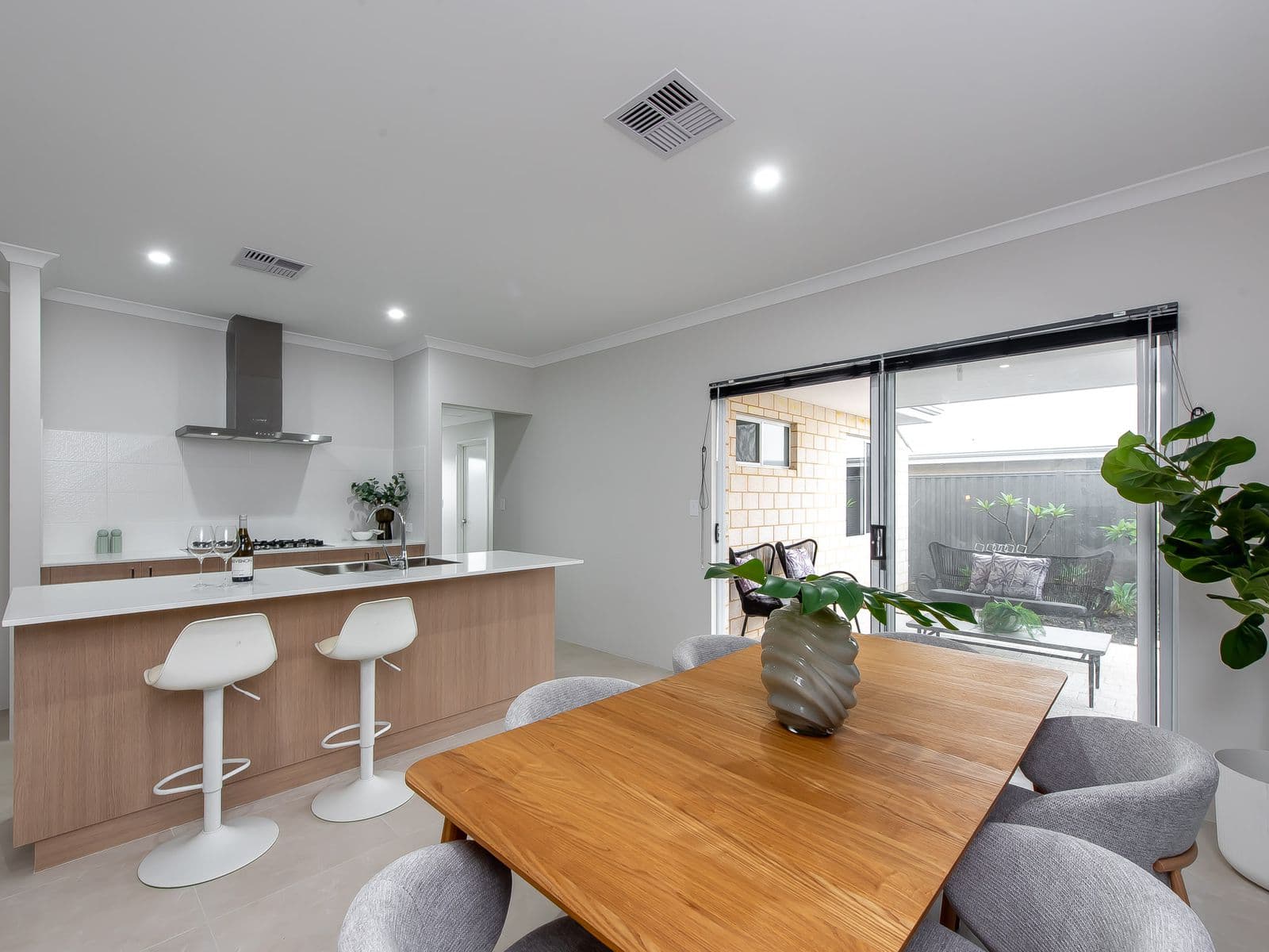 63 Leslie Street, Southern River, WA, Southern River - Thumbnail 5