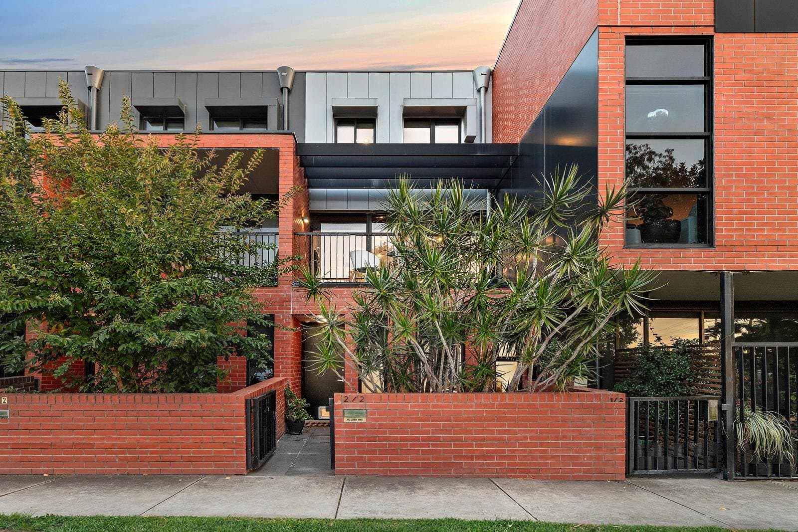 2/2 Bridge Street, Northcote VIC 3070, Northcote - Image 1