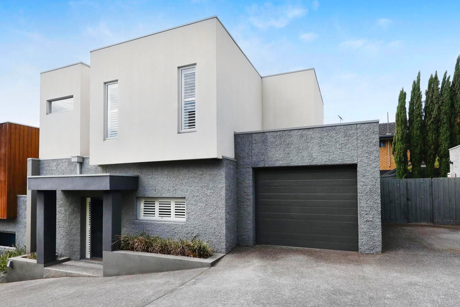 2/24 Laurence Avenue, Airport West VIC 3042, Airport West - Image 1