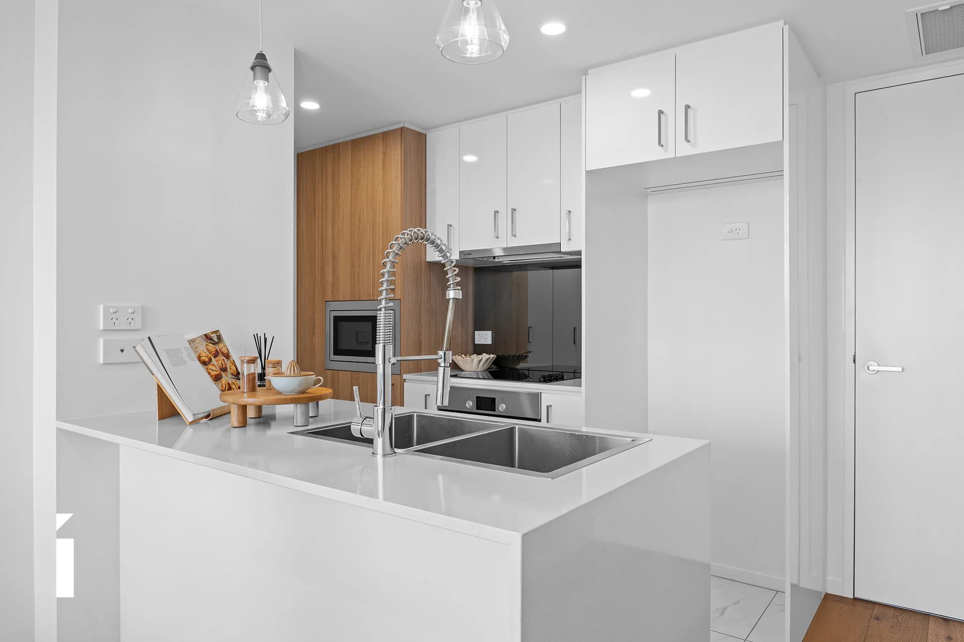 516/8 Cape Street, Dickson, Dickson - Thumbnail 3