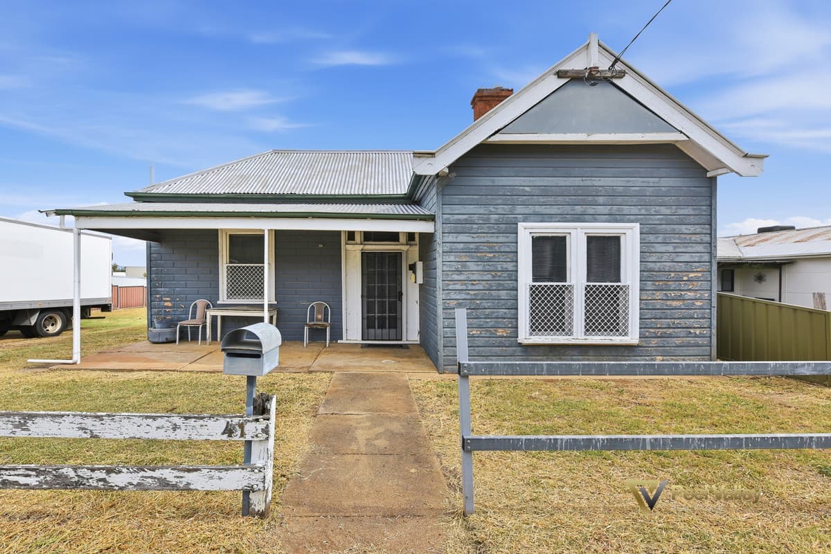 41 Byrnes Avenue, TAMWORTH NSW 2340, Tamworth - Image 1