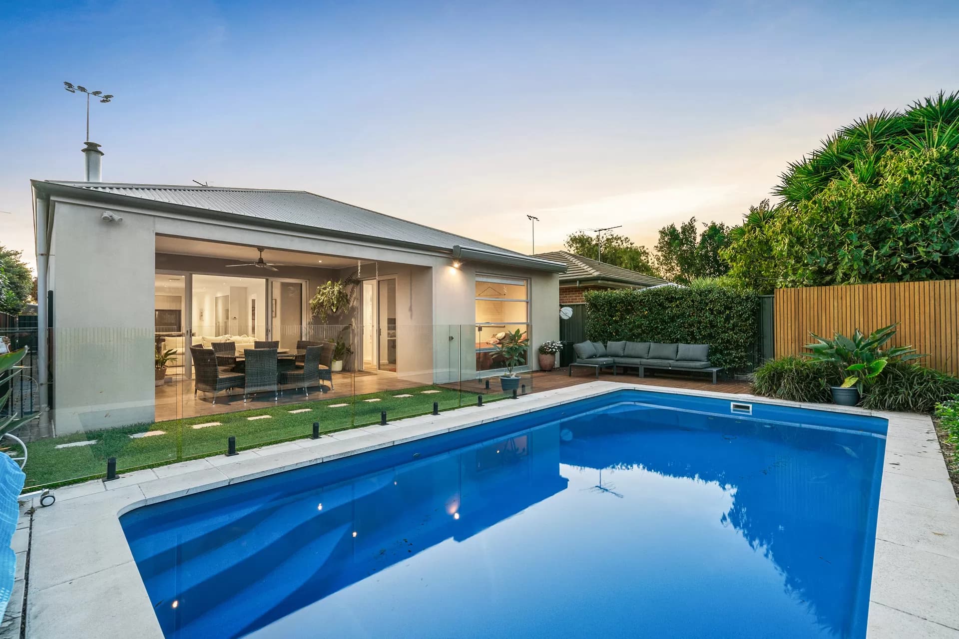 36 James Street, Plympton - Image 1