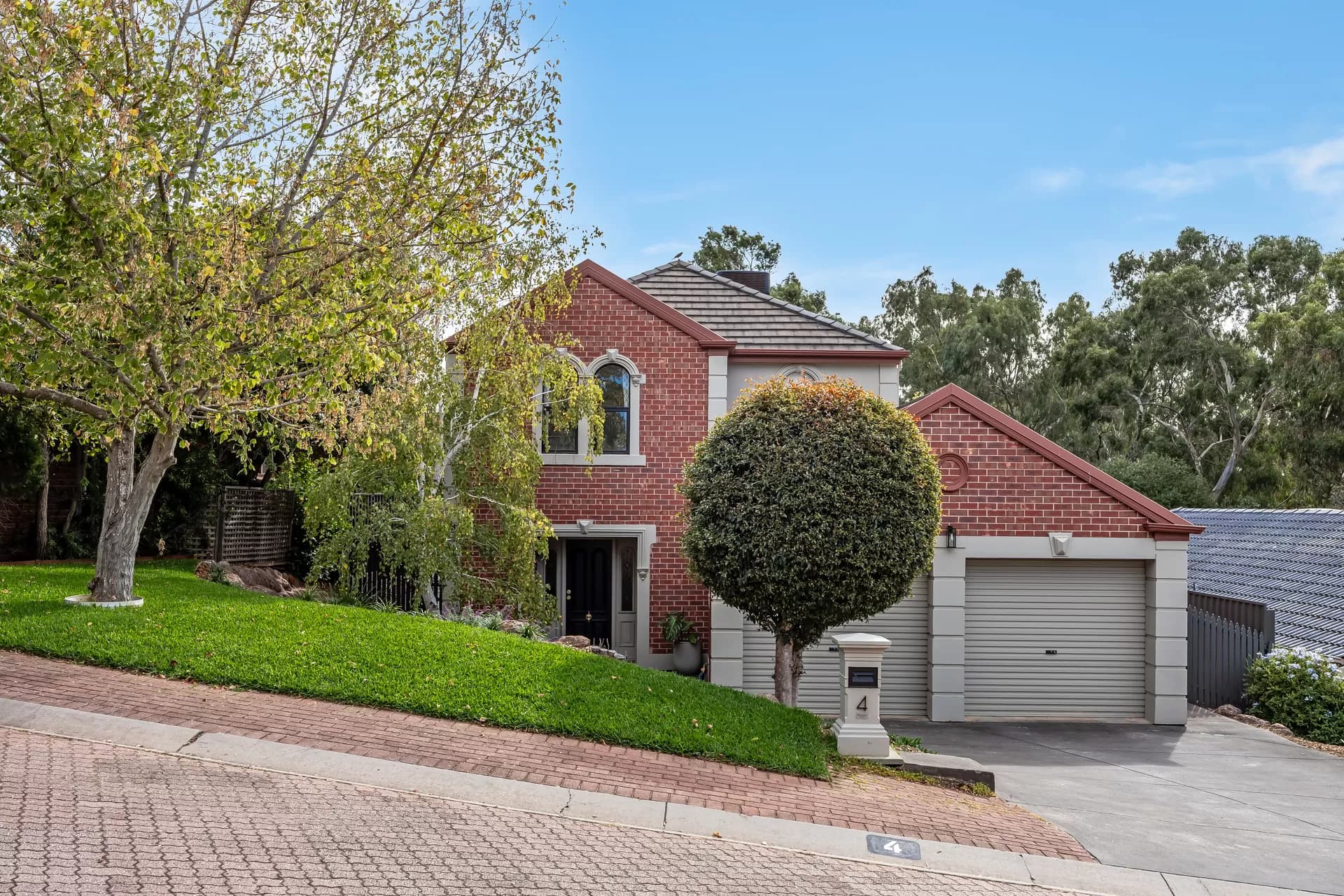 4 Songlark Grove, Flagstaff Hill - Image 1