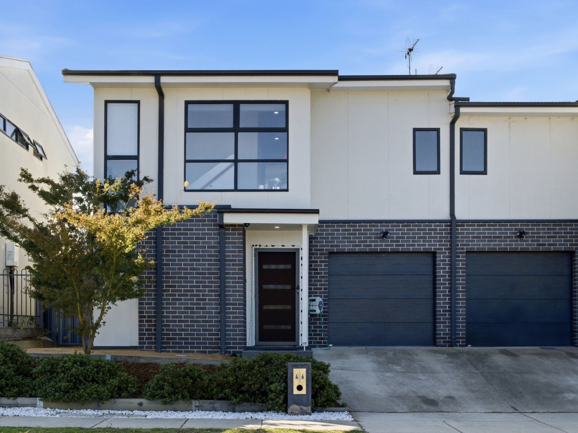 46 Bronhill Street, Moncrieff, Moncrieff - Image 1