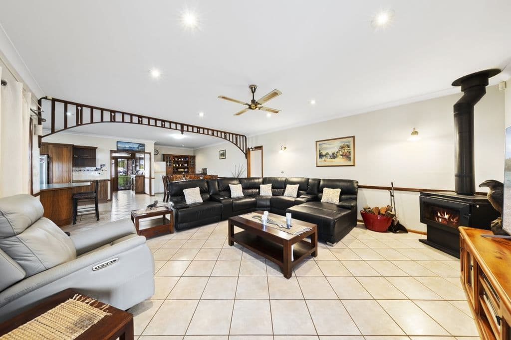 13 Beasley Close, Largs - Thumbnail 3