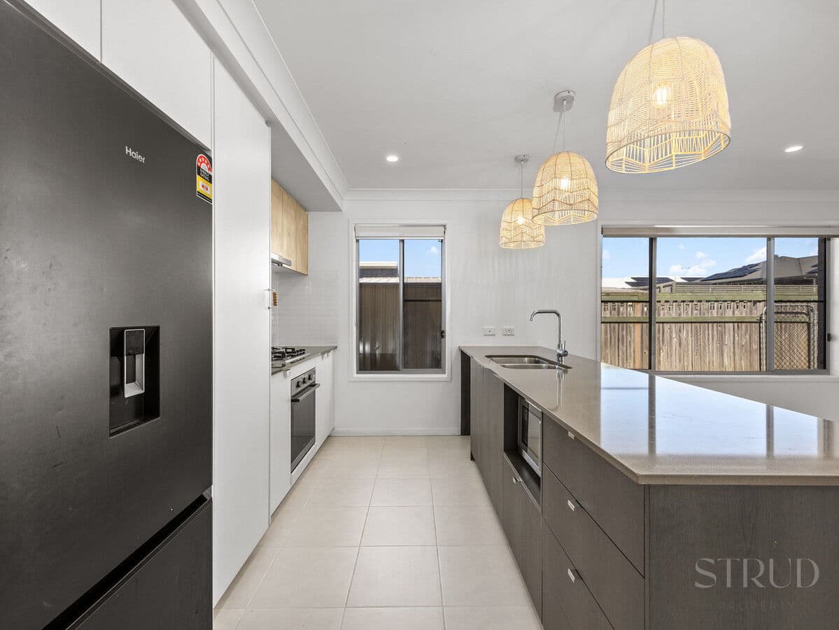 7 Chambers Ridge Boulevard, Park Ridge QLD 4125, Park Ridge - Thumbnail 5