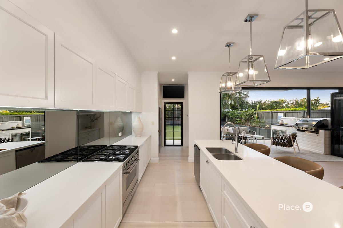 22 Wellstead Avenue, Coorparoo - Thumbnail 8