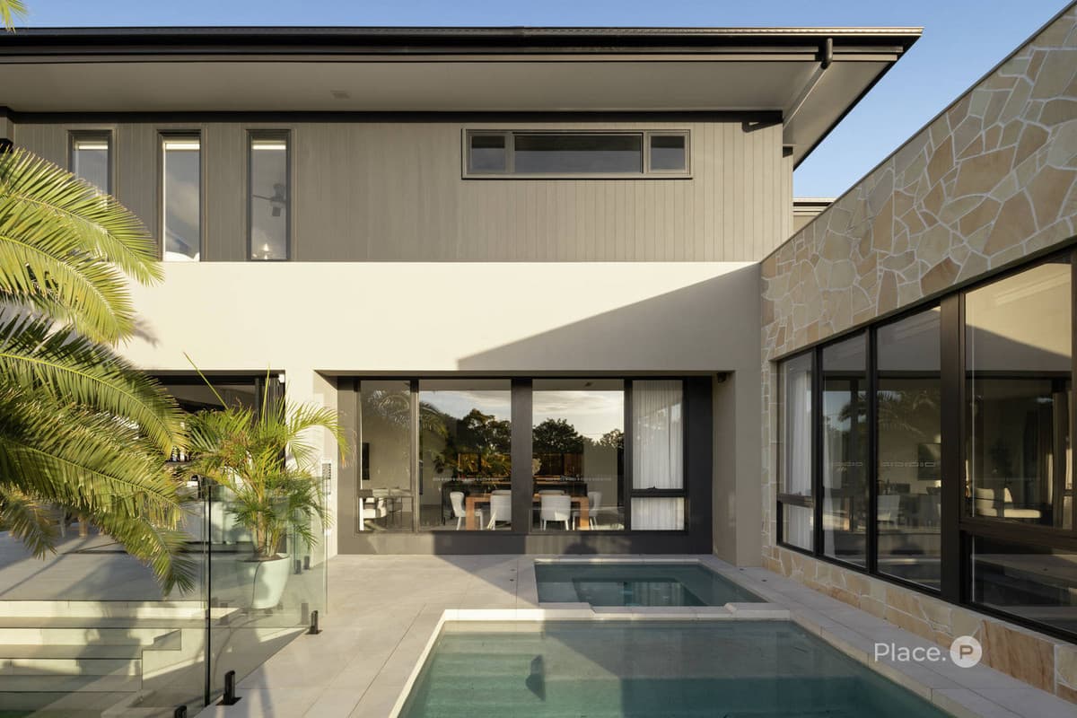 12 Ascham Street, Camp Hill - Thumbnail 2