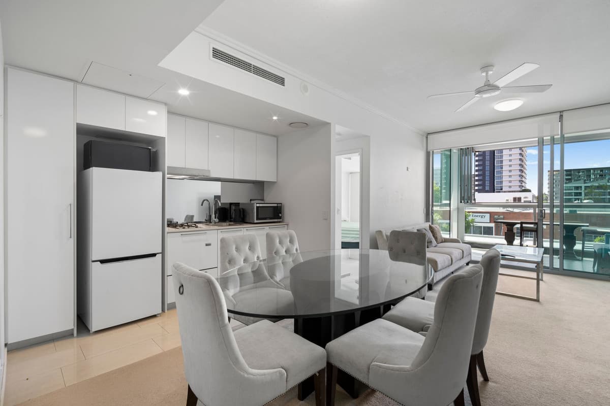 8 Hercules Street, Hamilton - Thumbnail 2
