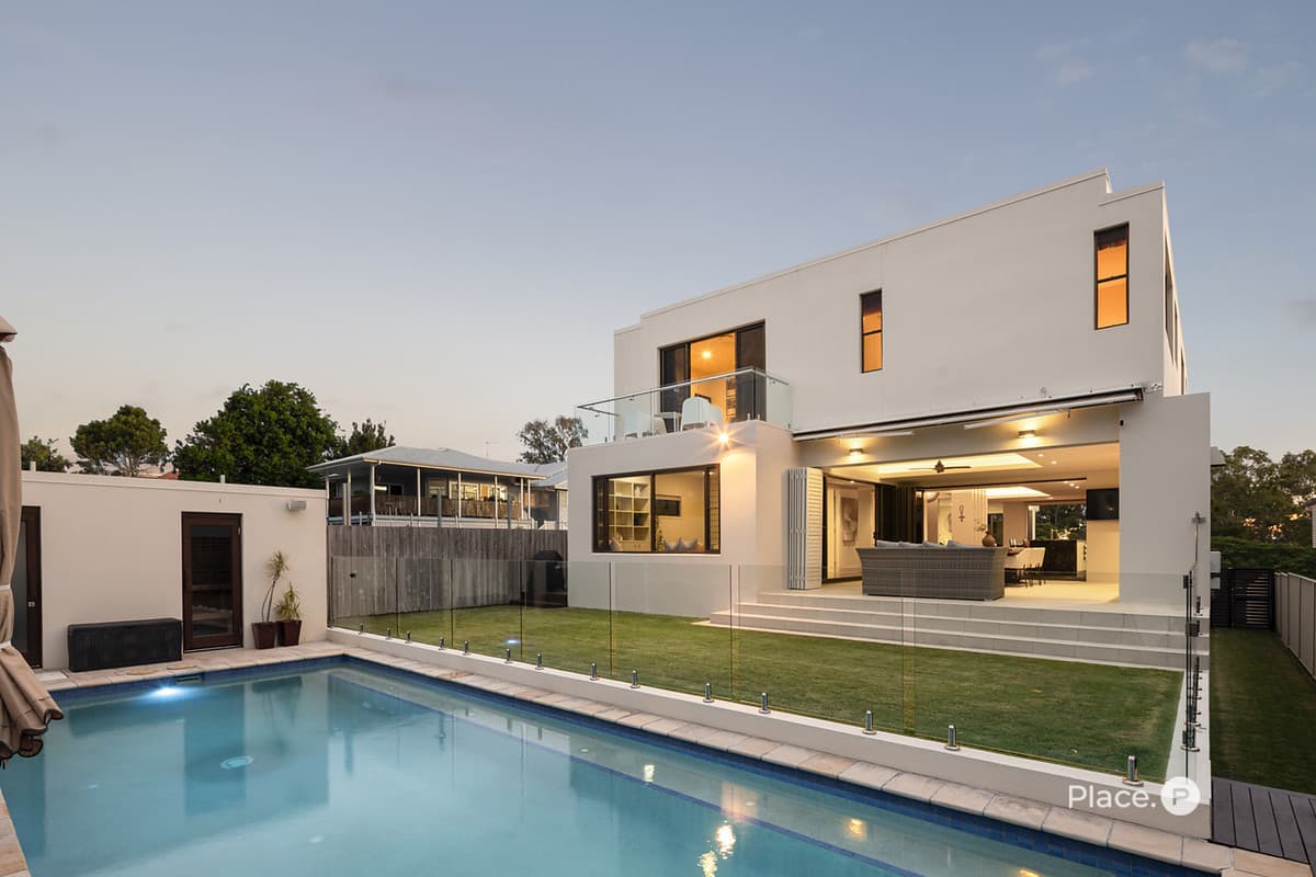 90 Sirius Street, Coorparoo - Thumbnail 2