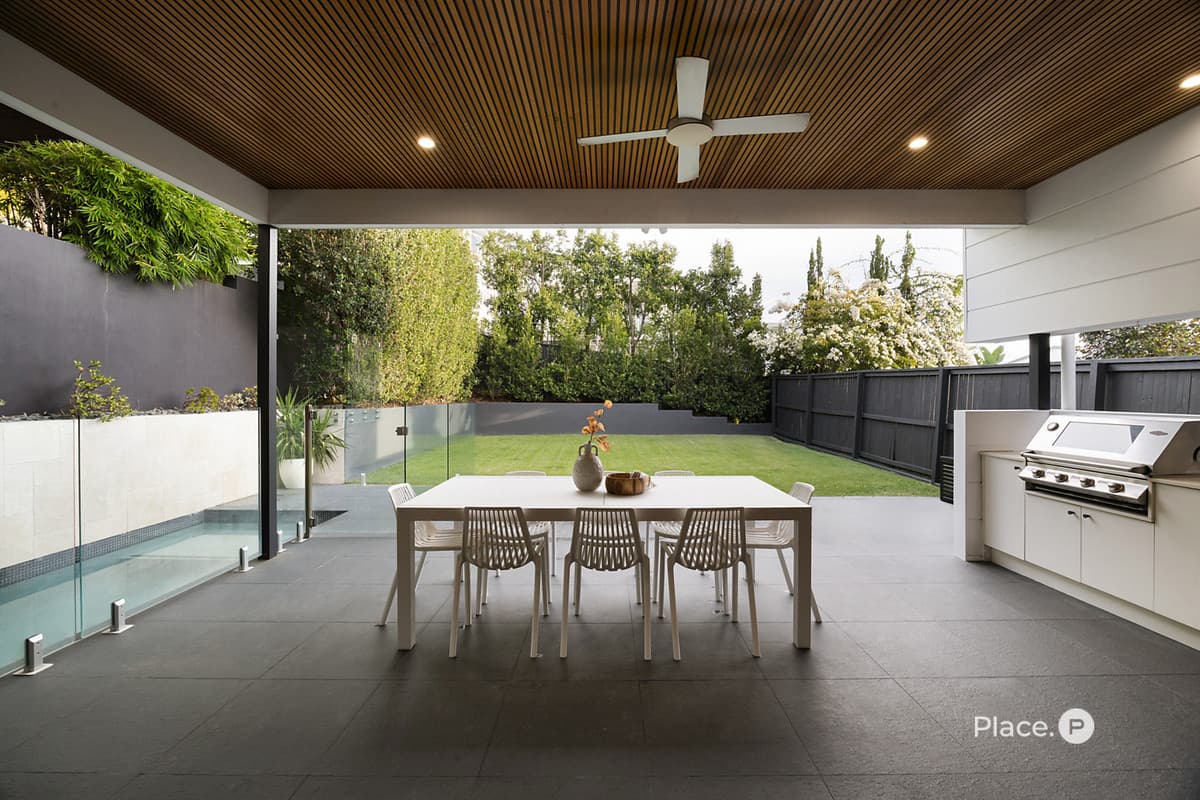 11 Sydney Avenue, Camp Hill - Thumbnail 6