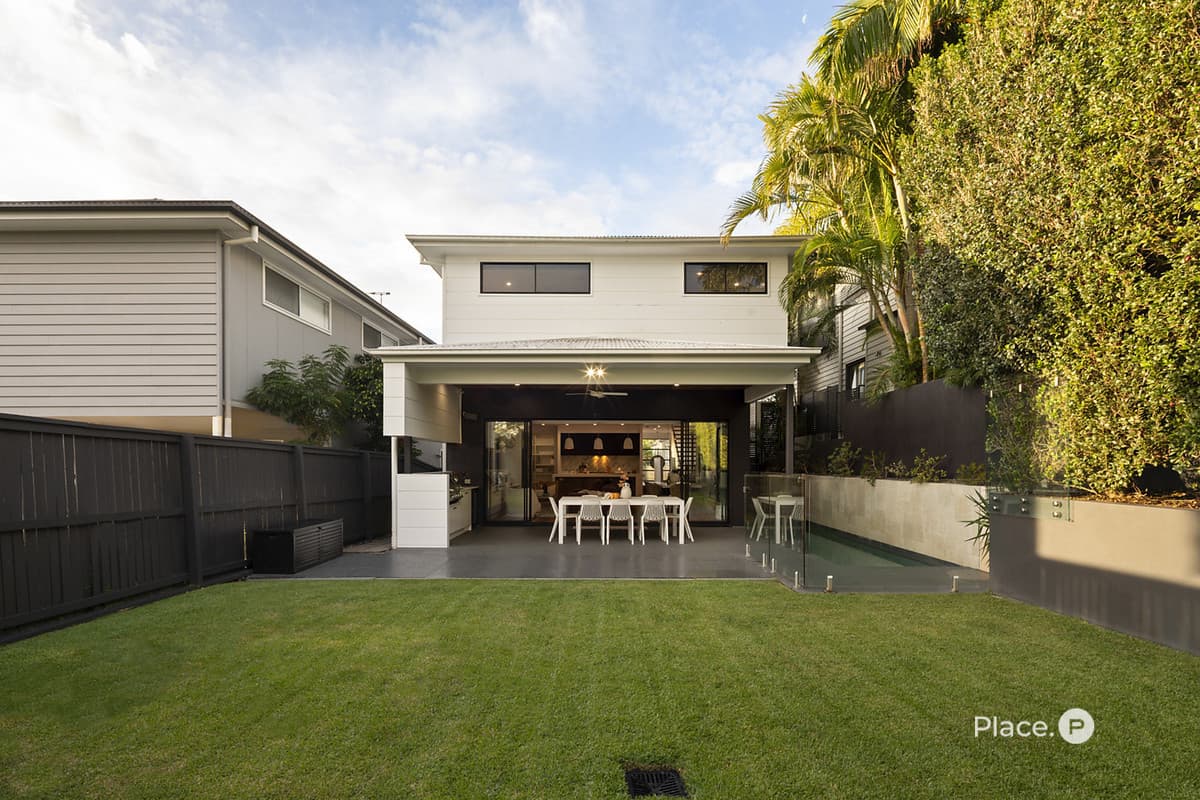 11 Sydney Avenue, Camp Hill - Thumbnail 7