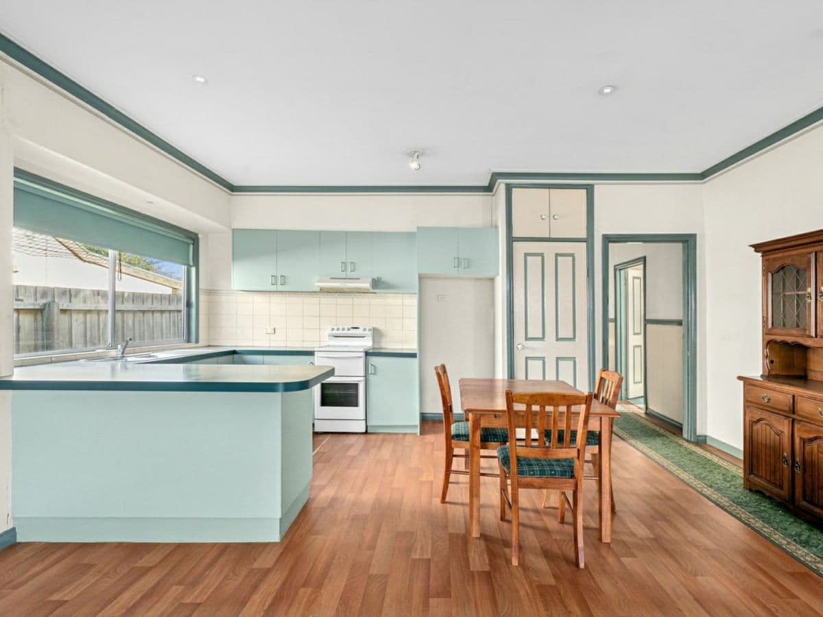 1/11 Alder Crescent, BELL PARK, Bell Park - Thumbnail 2