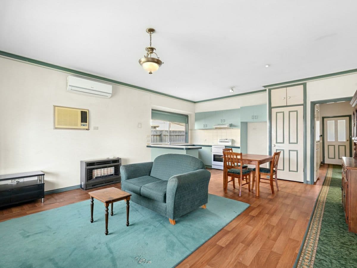 1/11 Alder Crescent, BELL PARK, Bell Park - Thumbnail 3