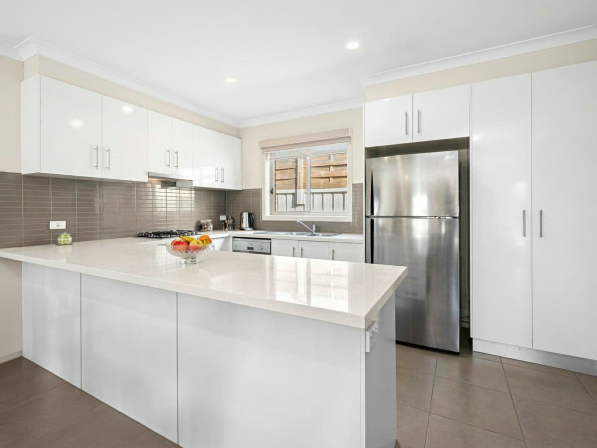 2/11 Alder Crescent, BELL PARK, Bell Park - Thumbnail 4