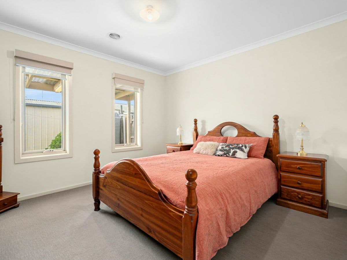 2/11 Alder Crescent, BELL PARK, Bell Park - Thumbnail 5