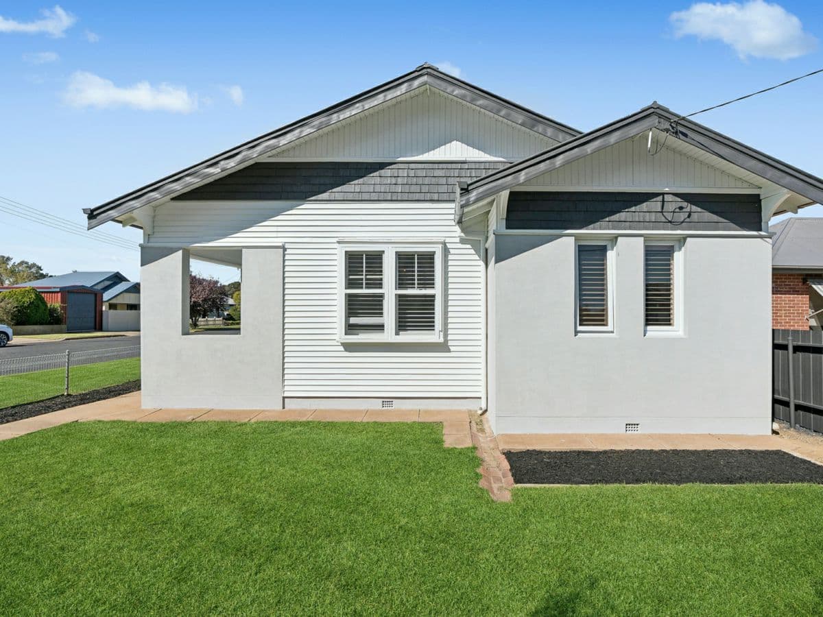 56 Crown Street, COOTAMUNDRA, Cootamundra - Thumbnail 4