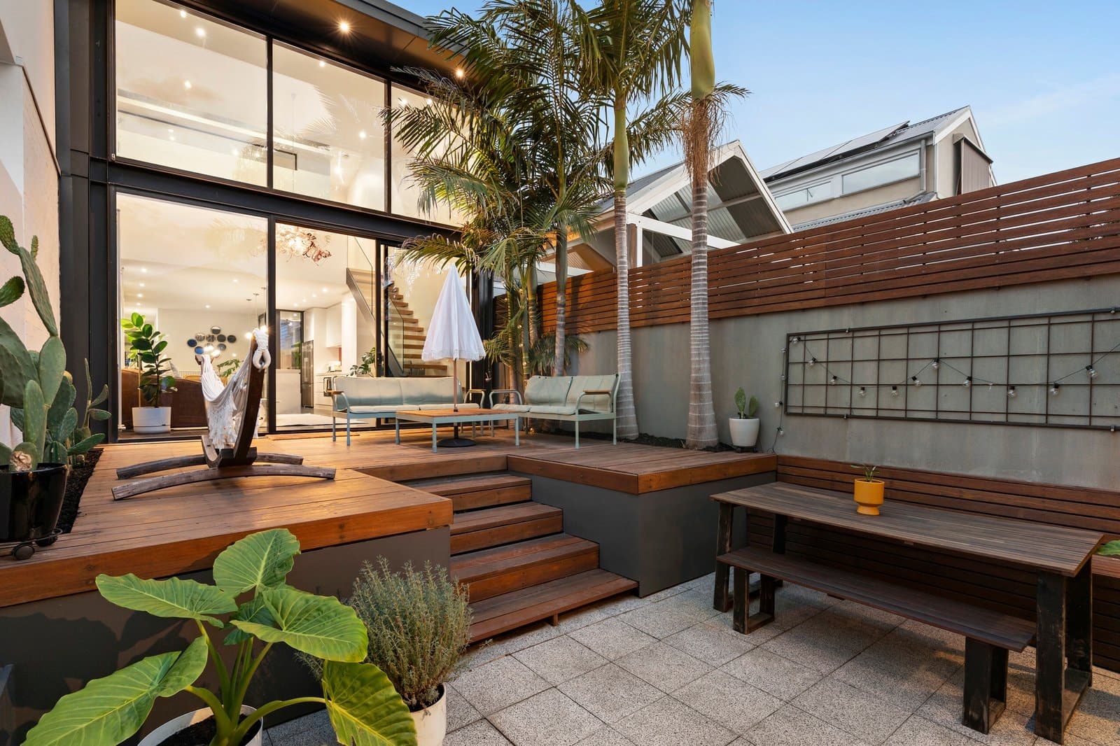 303 Esplanade East, Port Melbourne - Thumbnail 2