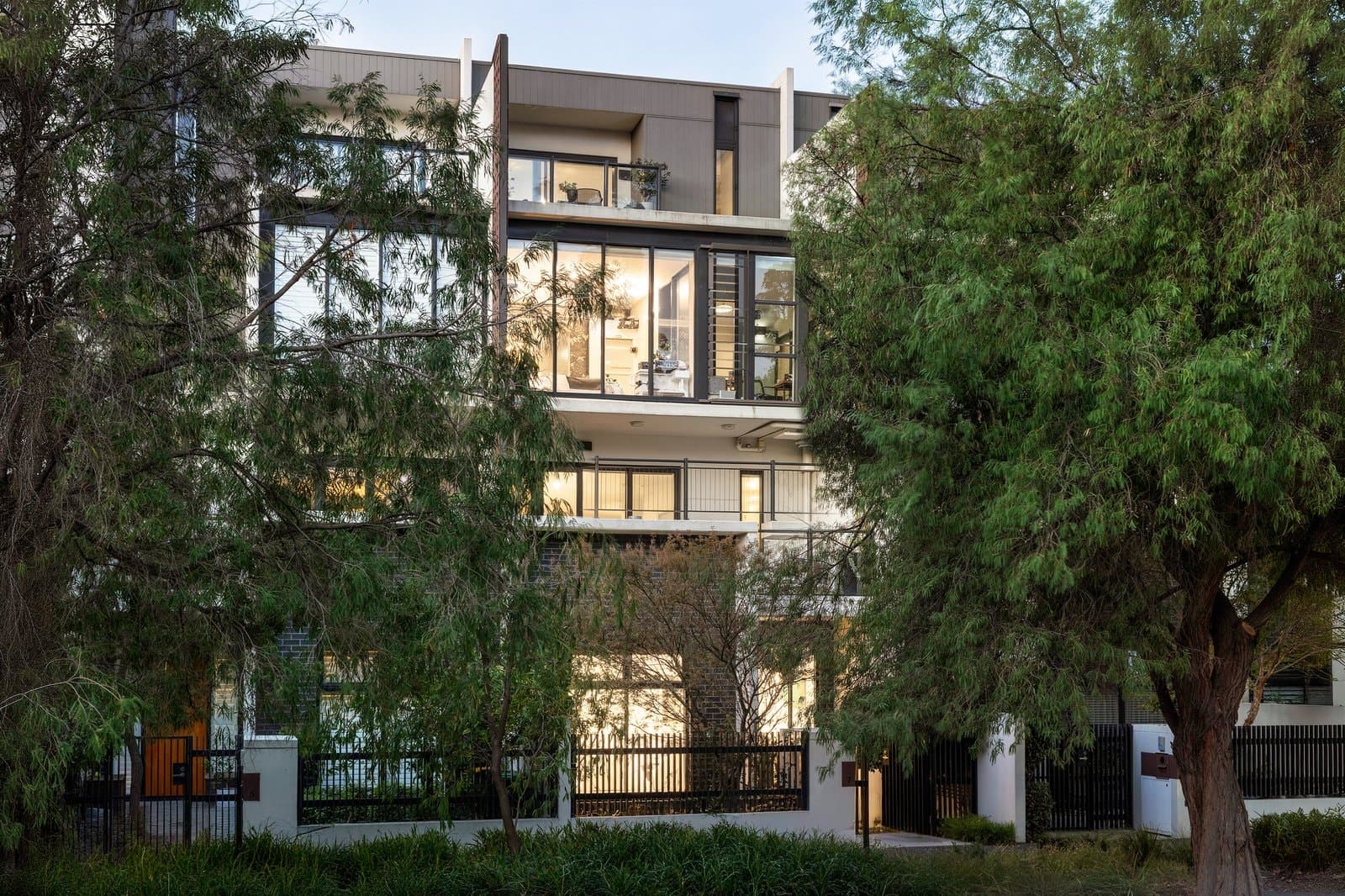 7 Danks Street, Albert Park - Image 1