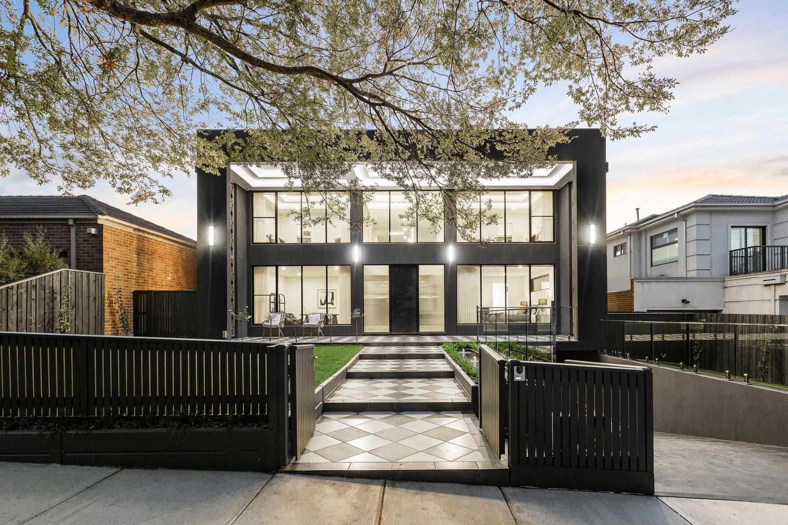 5 Hotham Court, Mont Albert - Image 1