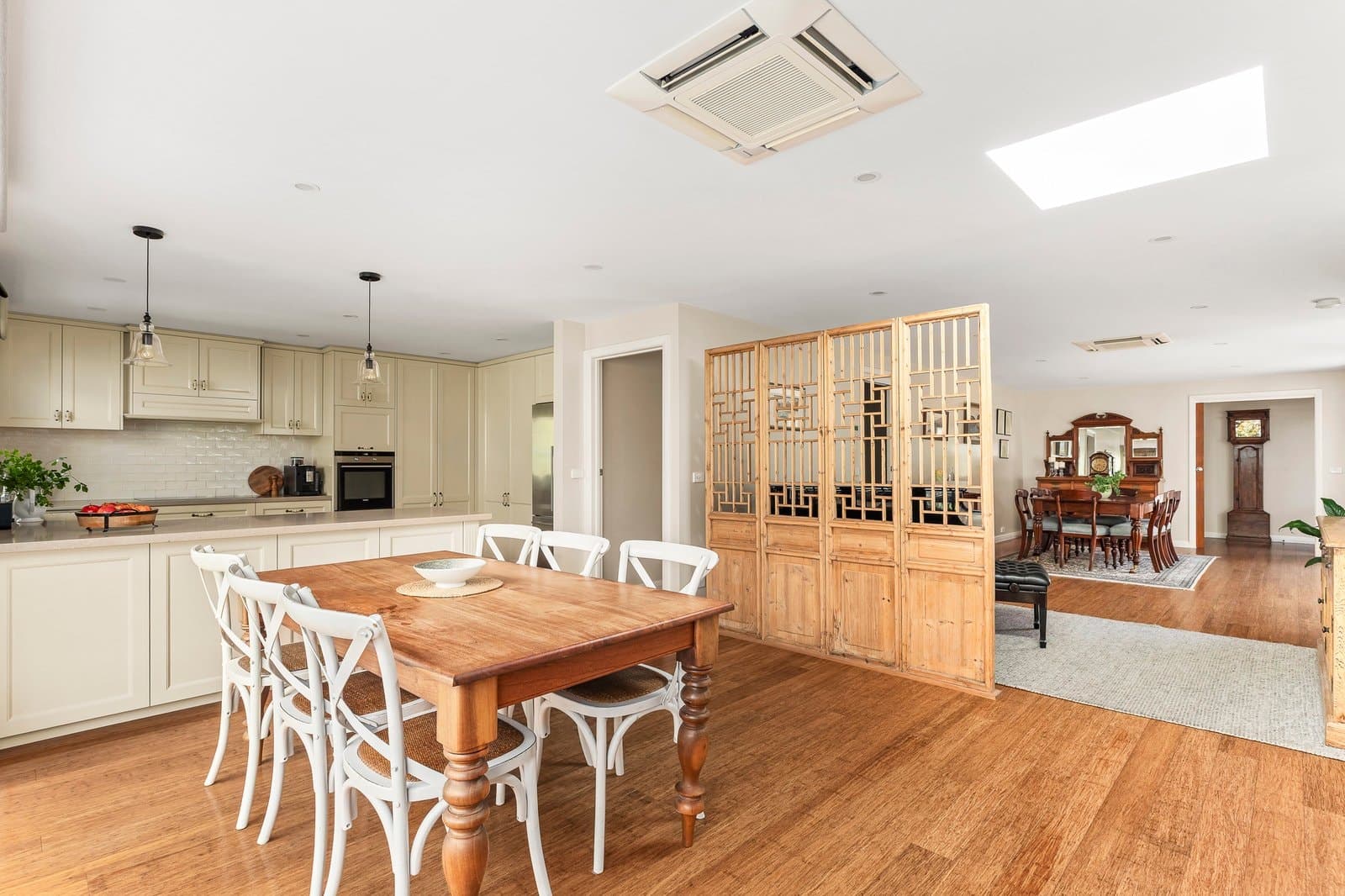 112 Great Valley Road, Glen Iris - Thumbnail 4