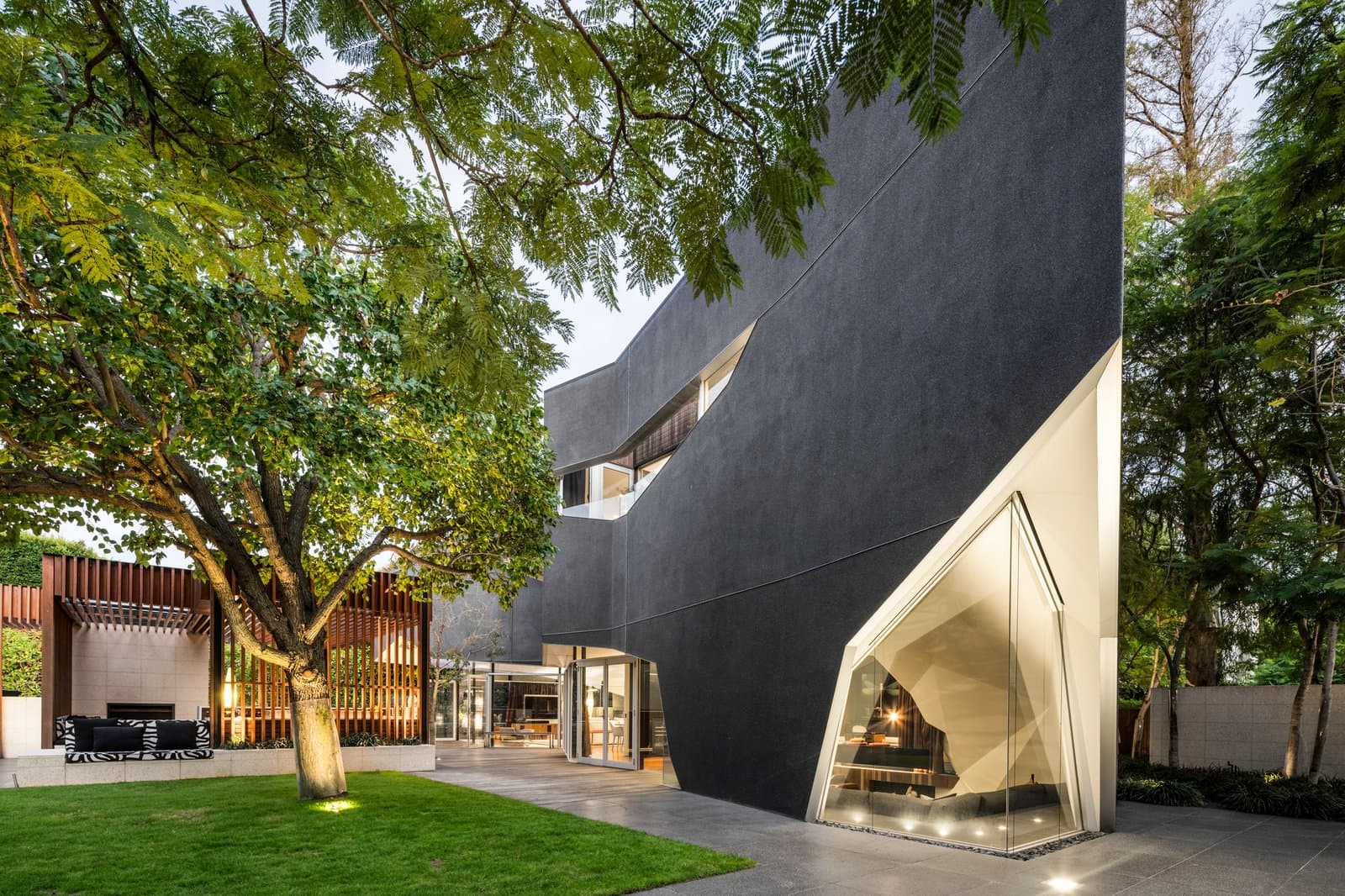 22 Kent Court, Toorak - Thumbnail 2