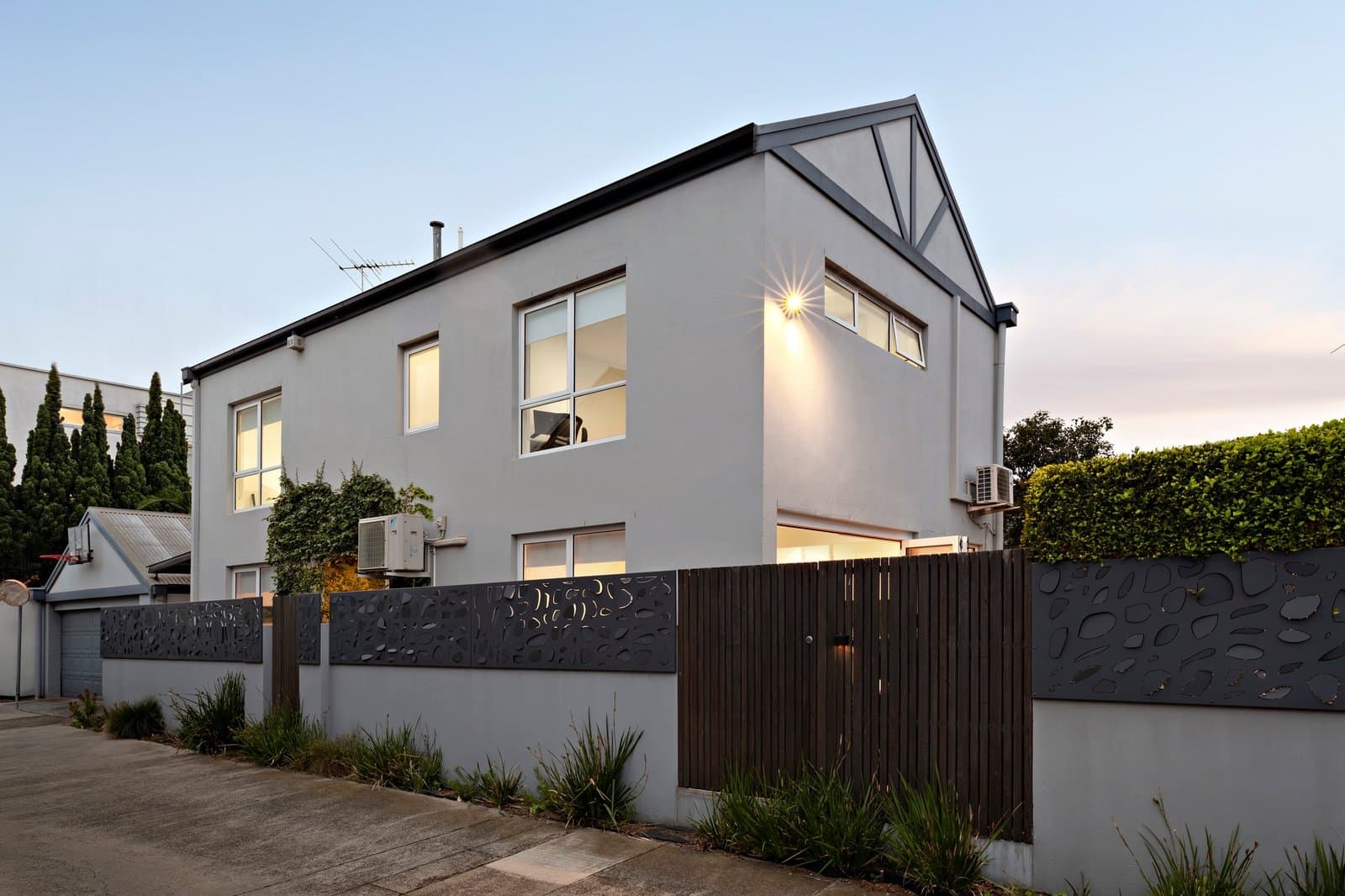 2 Adams Place, Port Melbourne - Thumbnail 2
