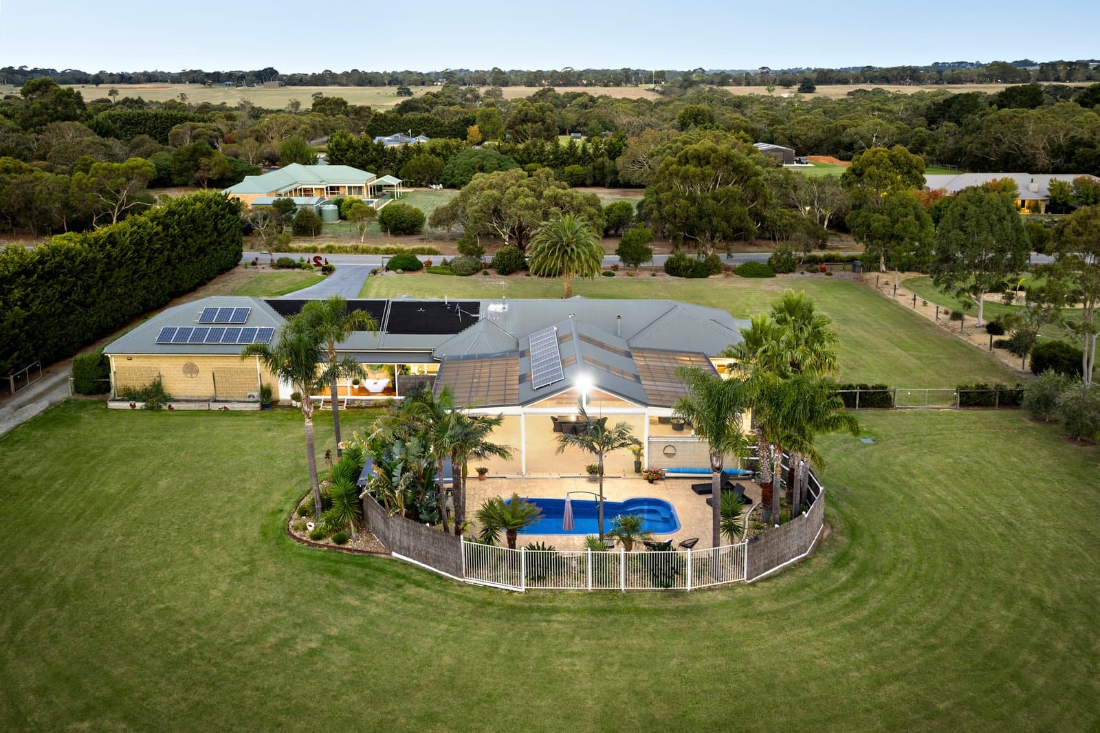 2 Benton Grange Drive, Mornington - Image 1