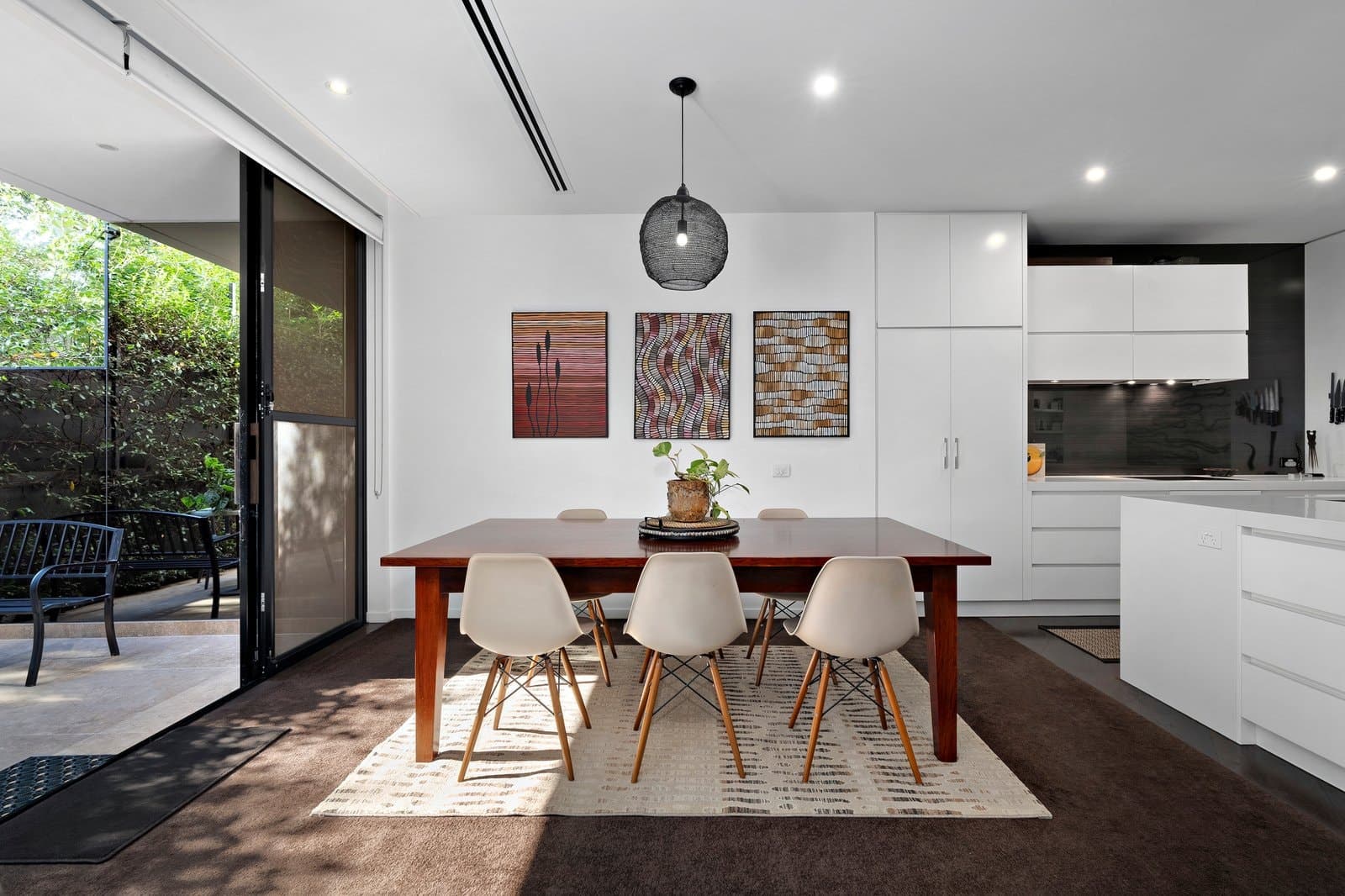 2/14 Martin Court, Toorak - Thumbnail 3