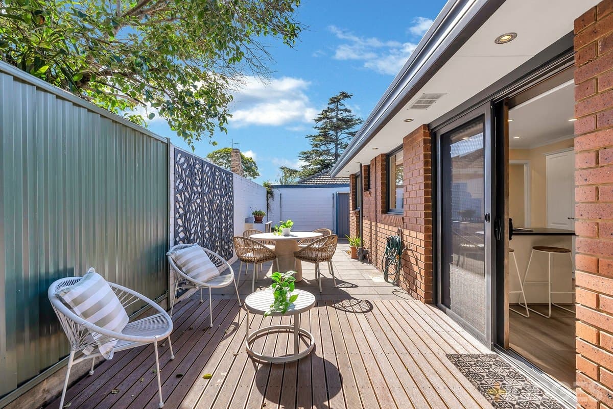 2 / 94 Devon Street, Cheltenham, VIC, 3192, Cheltenham - Thumbnail 2