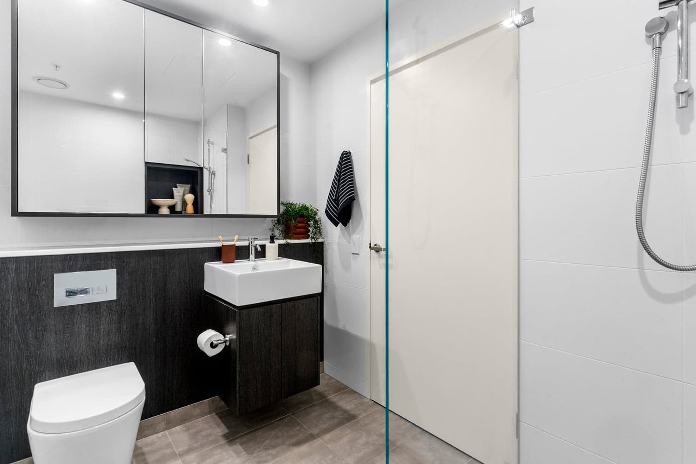 1005/455A Captain Cook Drive, Woolooware - Thumbnail 6