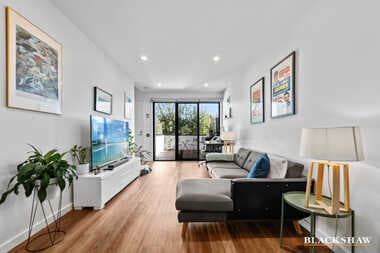 10/22 Max Jacobs Avenue, Wright, Wright - Image 1