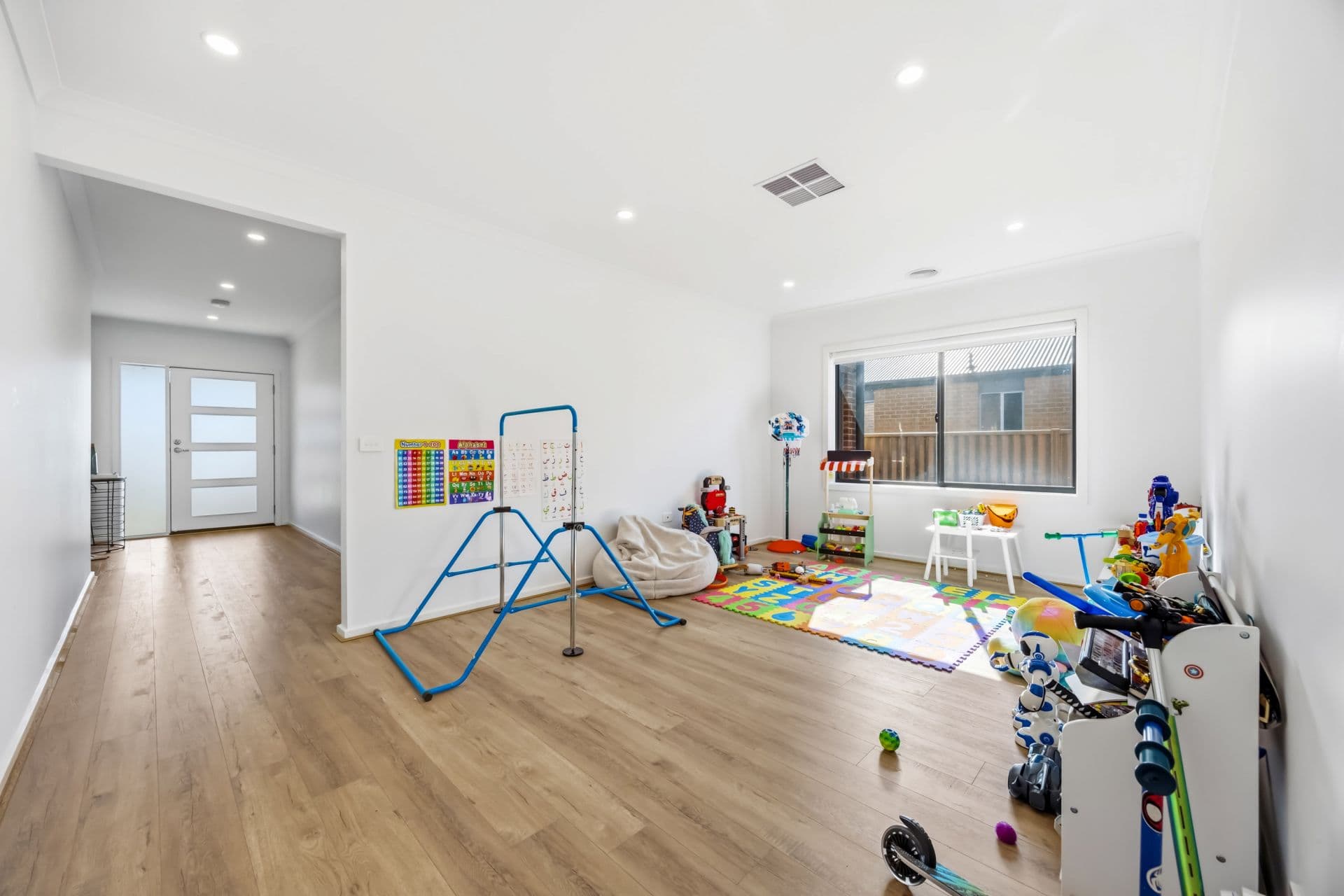 189 Dyson Drive, Under Offer, Under Offer - Thumbnail 3