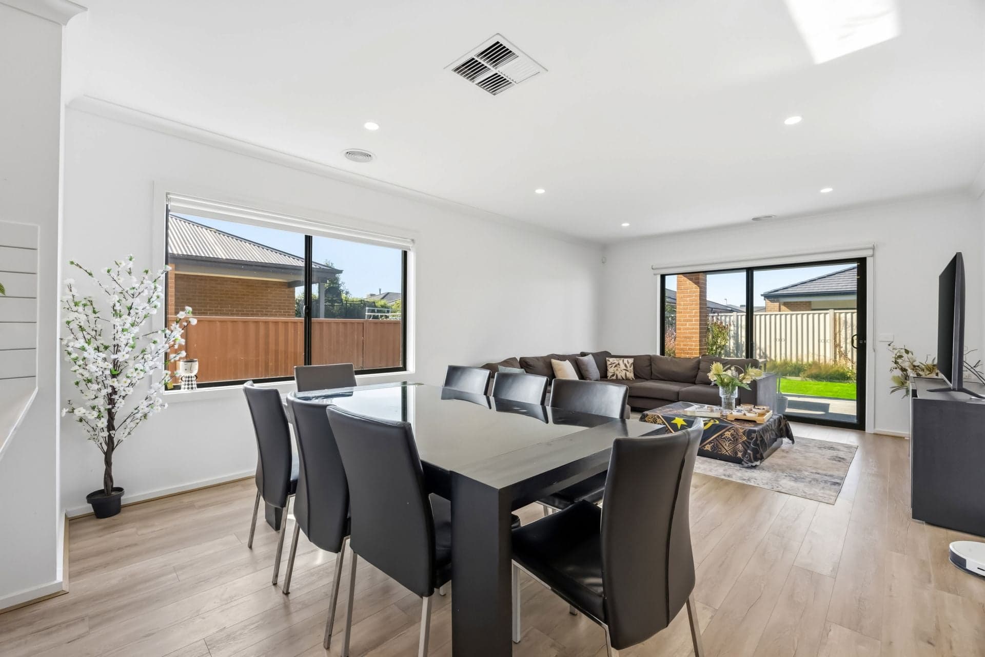 189 Dyson Drive, Under Offer, Under Offer - Thumbnail 8