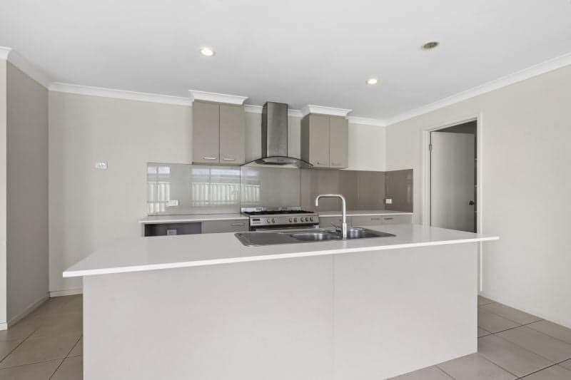 10 Waterford Drive, Under Offer, Under Offer - Thumbnail 6