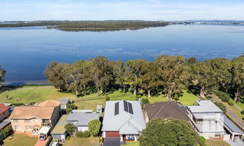 98 Diamond Head Drive, Budgewoi, NSW 2262, Budgewoi - Thumbnail 2
