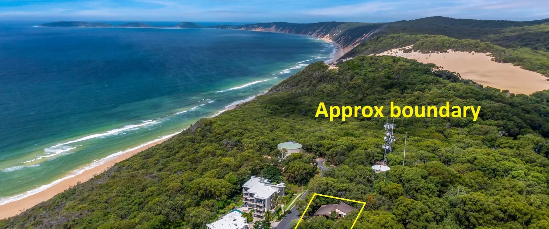 Rainbow Beach, Rainbow Beach - Thumbnail 2