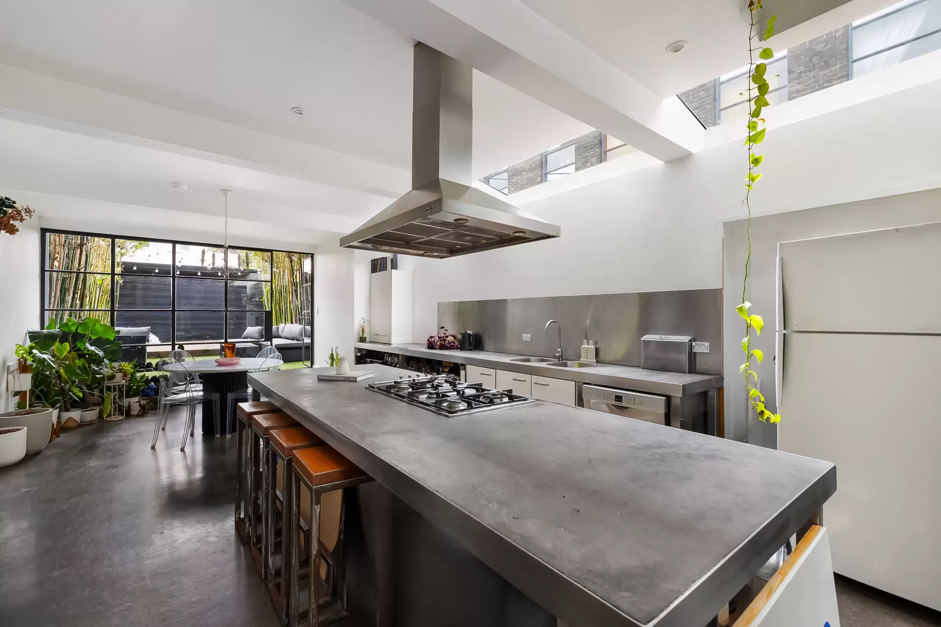 1 Holdsworth Street, Newtown - Thumbnail 5