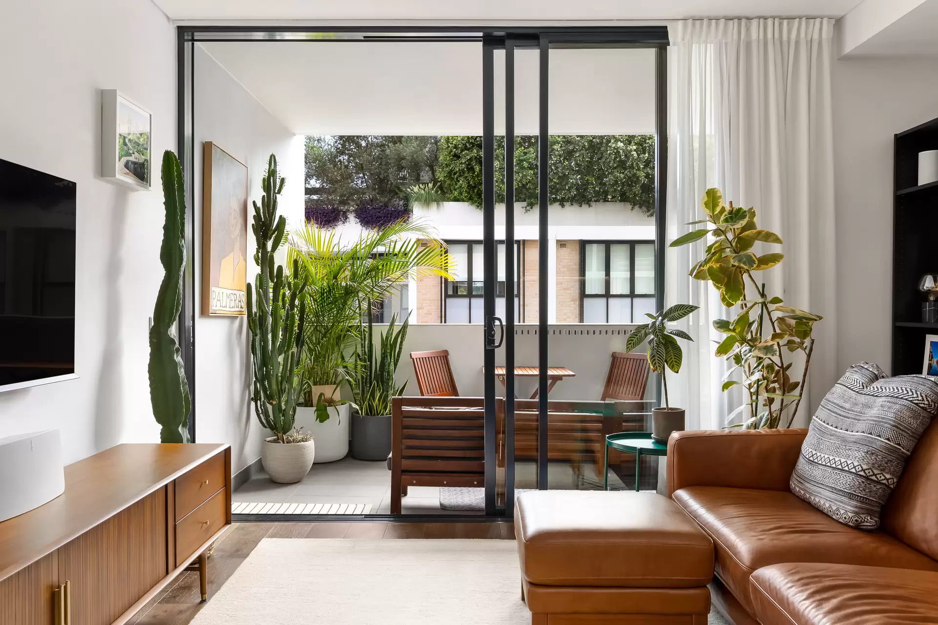 208/55 Princes Highway, St Peters - Thumbnail 3