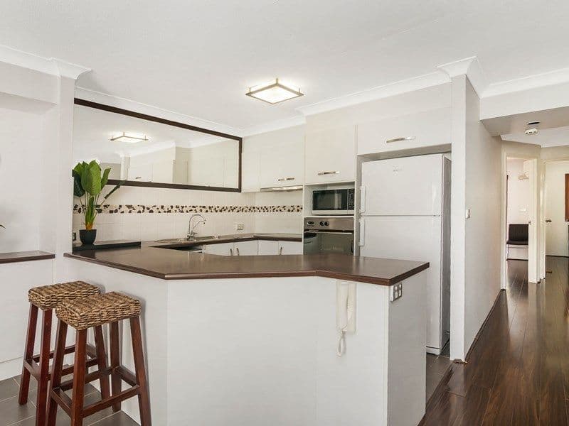 27/37 Bayview Street, Runaway Bay, QLD, 4216, Runaway Bay - Thumbnail 3