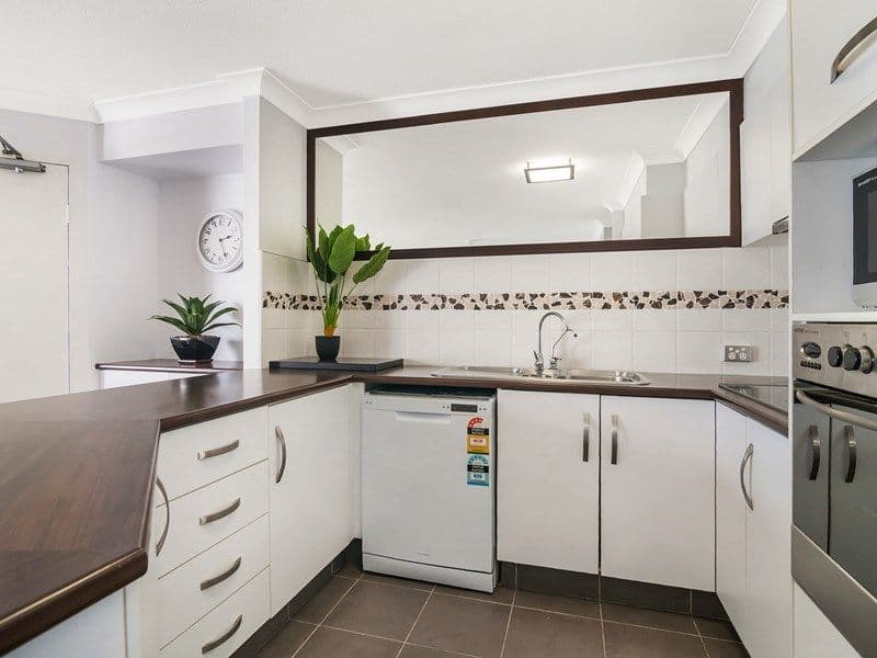 27/37 Bayview Street, Runaway Bay, QLD, 4216, Runaway Bay - Thumbnail 4