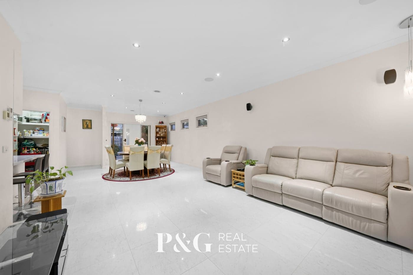 26a Robinson Crescent, Hampton Park - Thumbnail 2